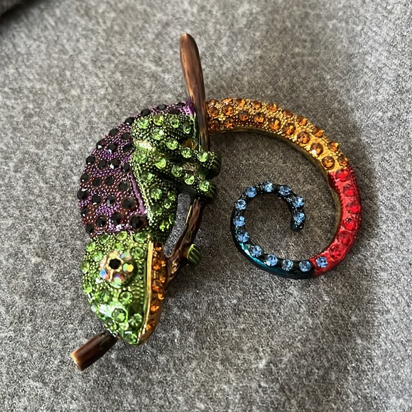 Rhinestone Chameleon Pin/Pendant - Picture 2 of 10